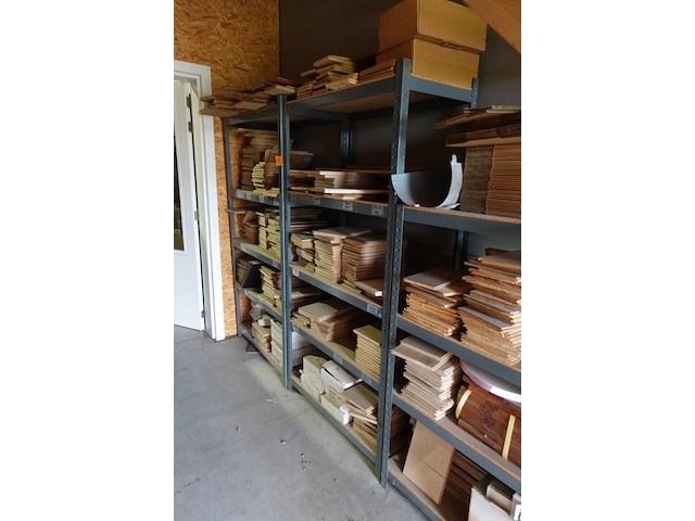 3x metalen rek + staaltjes parket - afbeelding 1 van  10