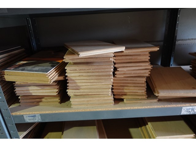 3x metalen rek + staaltjes parket - afbeelding 3 van  10