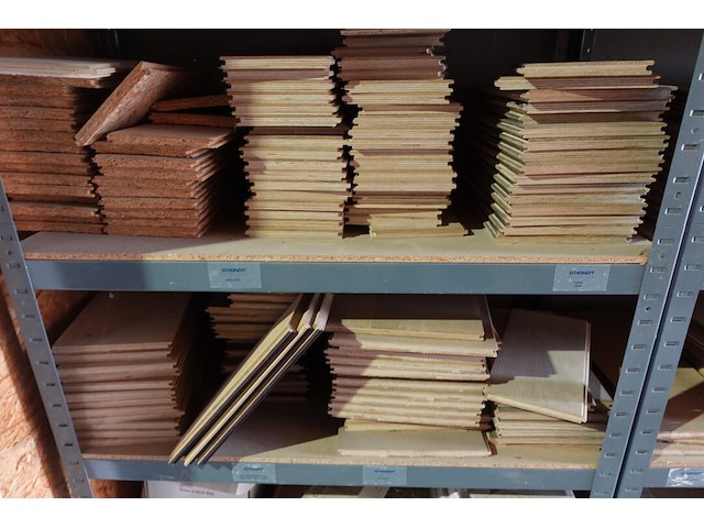 3x metalen rek + staaltjes parket - afbeelding 6 van  10