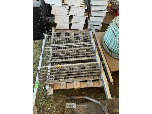 3x metalen rooster trap - afbeelding 1 van  5