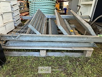 3x metalen rooster trap - afbeelding 2 van  5