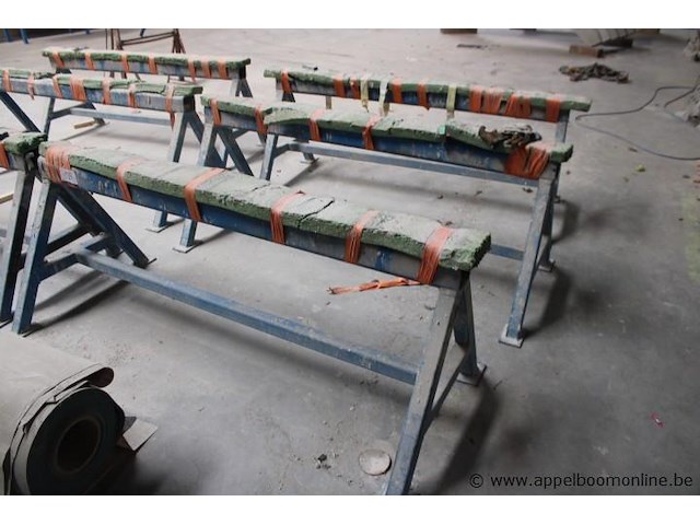 3x metalen schaarbokken, met bescherming - afbeelding 1 van  1