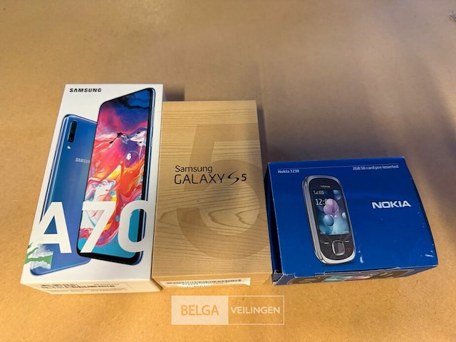 3x mobiele telefoon - afbeelding 1 van  4