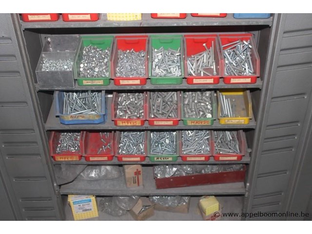 3x opbergkast met diverse elektrische componenten en bevestigingsmaterialen, diverse elektrische componenten (o.a. automaten, relais, contactoren) en bevestigingsmaterialen (o.a. schroeven, bouten, moeren), werking niet gekend - afbeelding 5 van  9