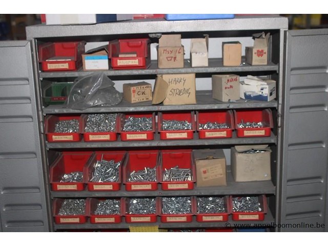 3x opbergkast met diverse elektrische componenten en bevestigingsmaterialen, diverse elektrische componenten (o.a. automaten, relais, contactoren) en bevestigingsmaterialen (o.a. schroeven, bouten, moeren), werking niet gekend - afbeelding 6 van  9