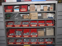 3x opbergkast met diverse elektrische componenten en bevestigingsmaterialen, diverse elektrische componenten (o.a. automaten, relais, contactoren) en bevestigingsmaterialen (o.a. schroeven, bouten, moeren), werking niet gekend - afbeelding 6 van  9