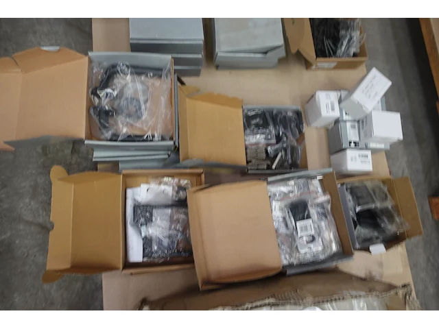 3x pallet deurbeslag - afbeelding 14 van  31