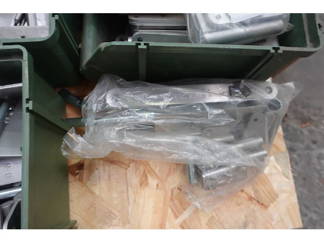 3x pallet deurbeslag - afbeelding 30 van  31