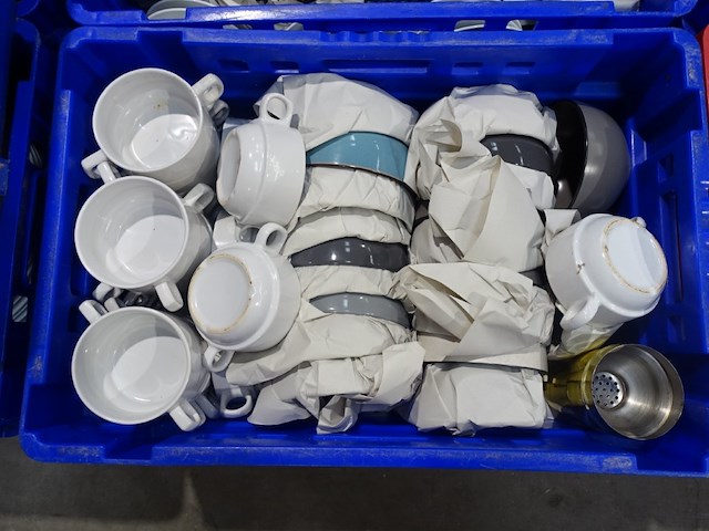 3x pallet diverse borden + tassen - afbeelding 3 van  17