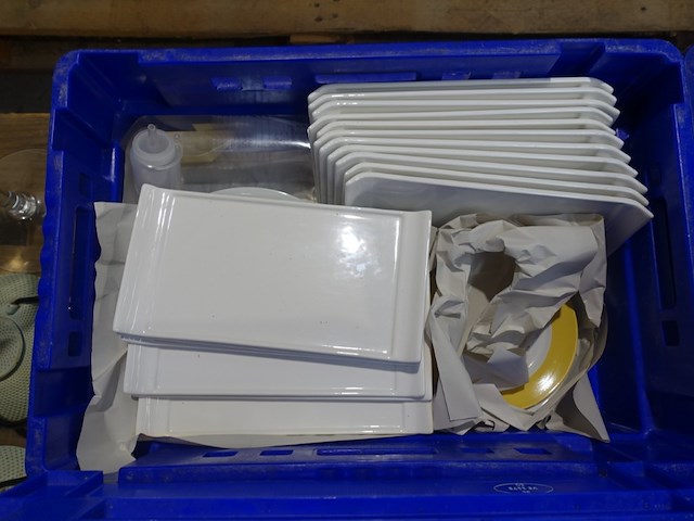 3x pallet diverse borden + tassen - afbeelding 6 van  17