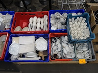 3x pallet diverse borden + tassen - afbeelding 1 van  17