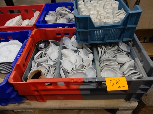 3x pallet diverse borden + tassen - afbeelding 12 van  17