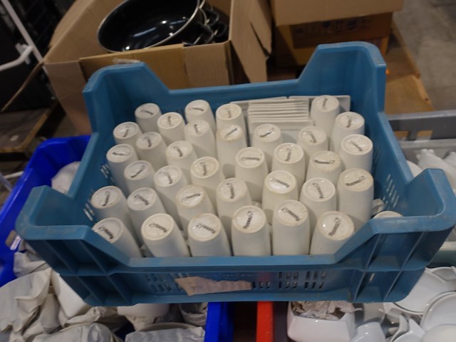 3x pallet diverse borden + tassen - afbeelding 13 van  17