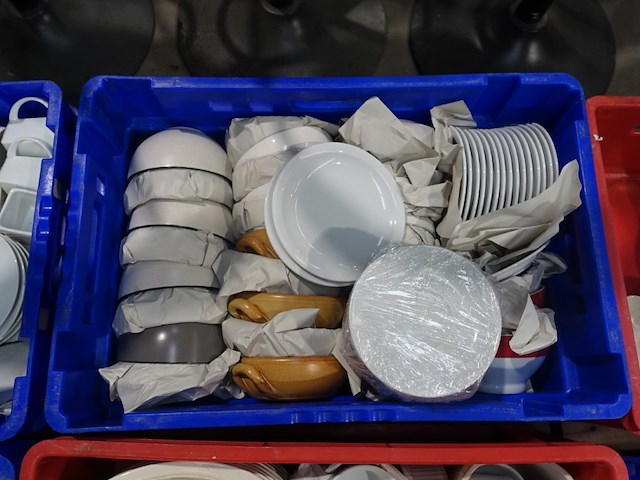 3x pallet diverse borden + tassen - afbeelding 17 van  17