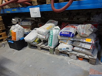 3x pallet diverse bouwstoffen - afbeelding 1 van  5