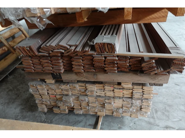 3x pallet diverse houten deurlijsten - afbeelding 3 van  4