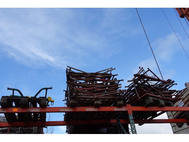 3x pallet met diverse schragen - afbeelding 1 van  4