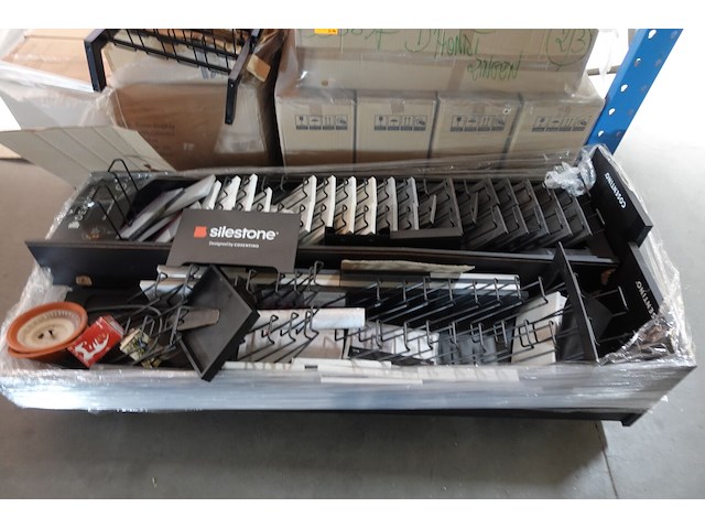 3x pallet metalen displays - afbeelding 2 van  5