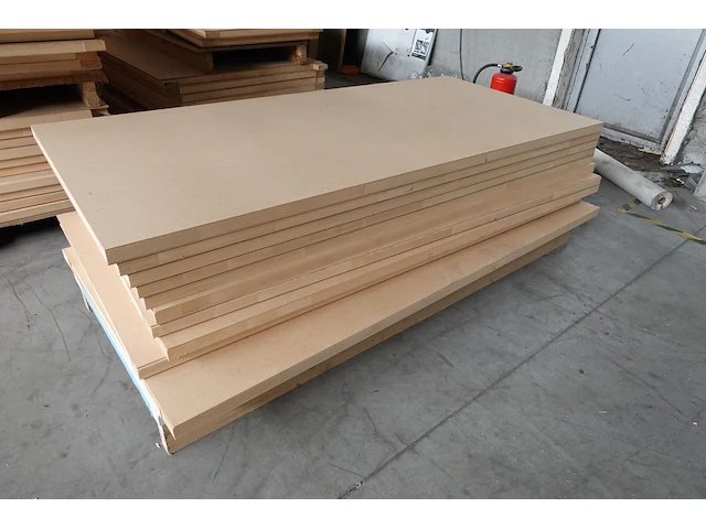 3x pallet onafgewerkte binnendeuren - afbeelding 2 van  4