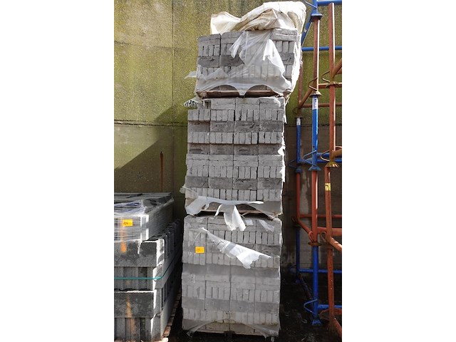 3x pallet stenen vandersanden - afbeelding 1 van  4