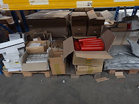 3x pallet toebehoren sanitair - afbeelding 1 van  8