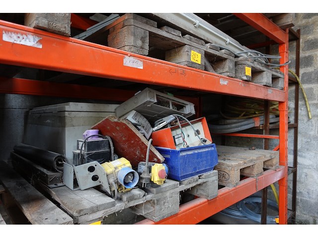 3x pallet verdeelkast - afbeelding 1 van  3