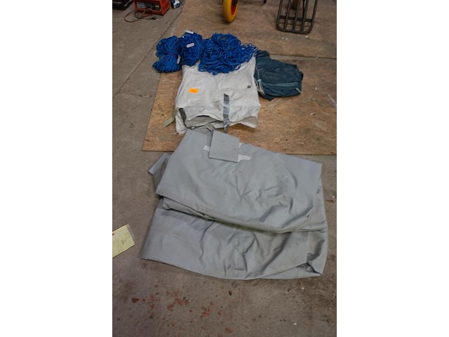 3x personenveiligheidsnet + plastic zakken - afbeelding 1 van  4