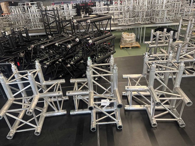 3x protruss s31 3-way corner 90° sq30 - afbeelding 1 van  1