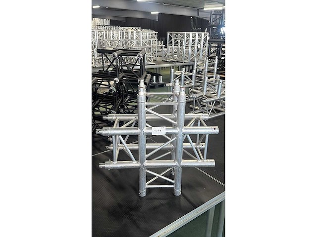 3x protruss s31 cross sq30 - afbeelding 1 van  1