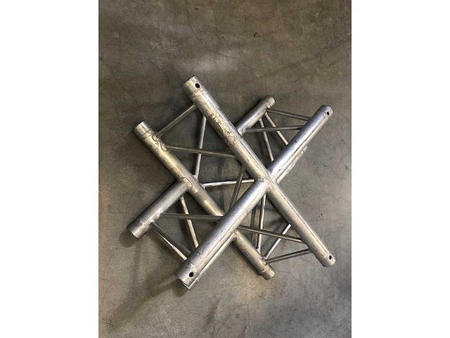 3x protruss t31 cross - afbeelding 1 van  2