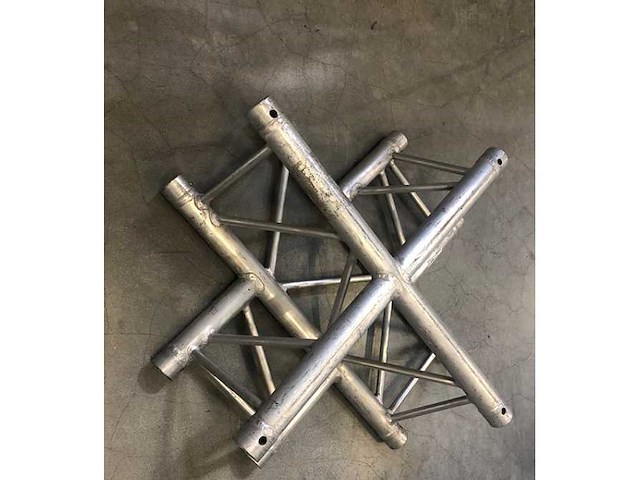 3x protruss t31 cross - afbeelding 1 van  2