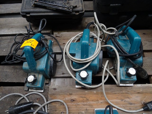 3x schaafmachine makita - afbeelding 1 van  4