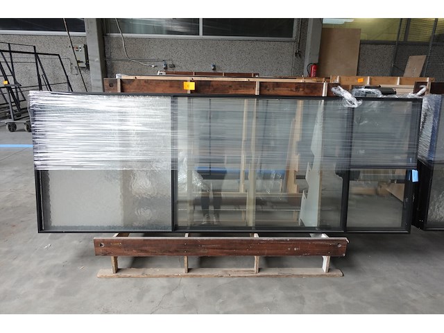 3x stalen raam met glas - afbeelding 1 van  4