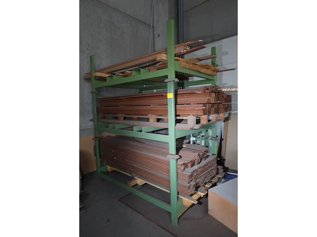 3x stapelbare metalen houder + inhoud - afbeelding 1 van  5