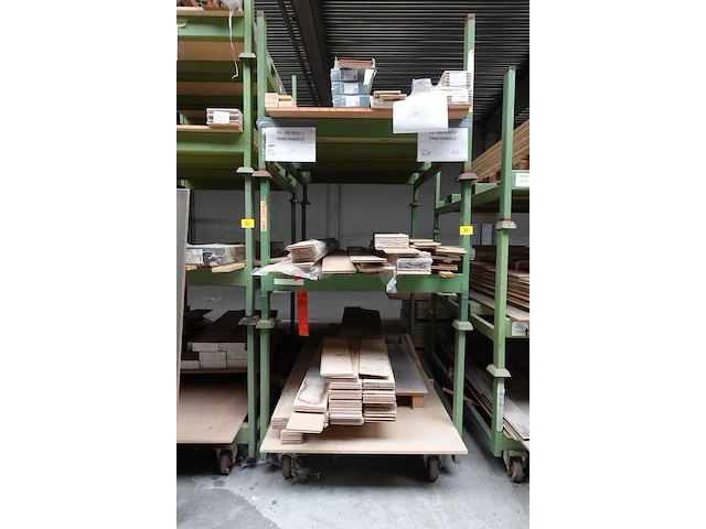 3x stapelbare metalen houder + inhoud - afbeelding 1 van  4