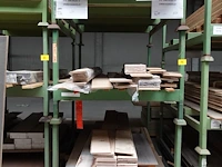 3x stapelbare metalen houder + inhoud