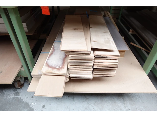 3x stapelbare metalen houder + inhoud - afbeelding 2 van  4