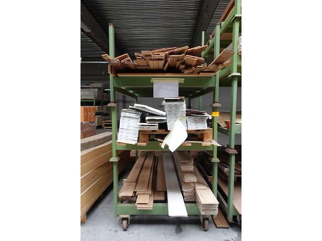 3x stapelbare metalen houder + inhoud - afbeelding 1 van  7