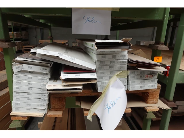 3x stapelbare metalen houder + inhoud - afbeelding 3 van  7