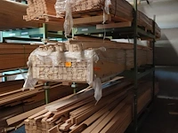 3x stapelbare metalen houder + inhoud