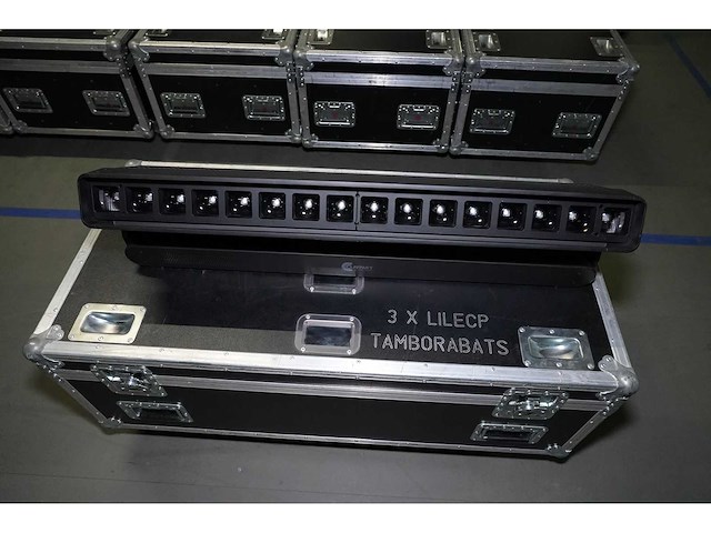 3x tambora + flightcase - afbeelding 1 van  3