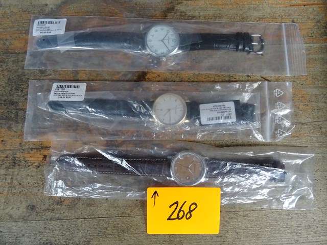 3x uurwerk+ beeldje - afbeelding 1 van  5