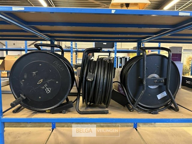3x vga op haspel ± 50m - afbeelding 1 van  3