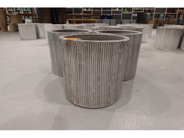 3x vorstvrije terracotta bloempot - afbeelding 1 van  3