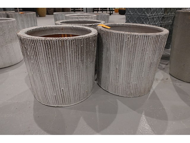 3x vorstvrije terracotta bloempot - afbeelding 1 van  3