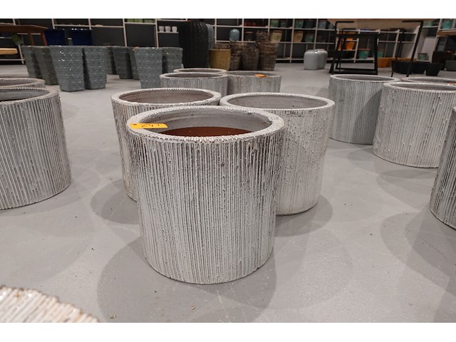 3x vorstvrije terracotta bloempot - afbeelding 1 van  3