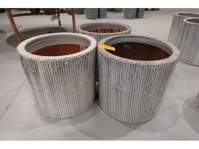 3x vorstvrije terracotta bloempot - afbeelding 1 van  3