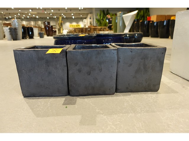 3x vorstvrije terracotta bloempot - afbeelding 1 van  4