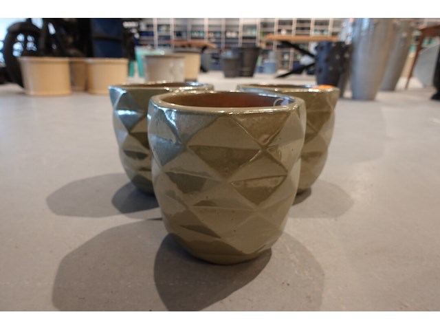 3x vorstvrije terracotta bloempot - afbeelding 1 van  4