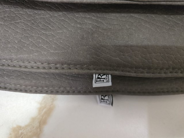 3x zitkussen grey pu 40x40 - afbeelding 2 van  4